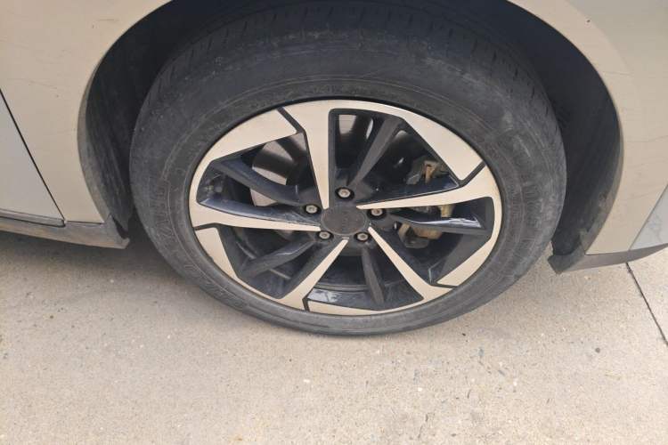 Used AION Y 2025 Plus 510 Enjoy Edition Right Front Wheel Hub