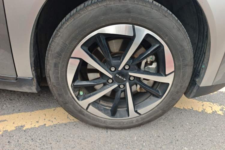 Used AION Y 2025 Plus 510 Enjoy Edition Right Front Wheel Hub