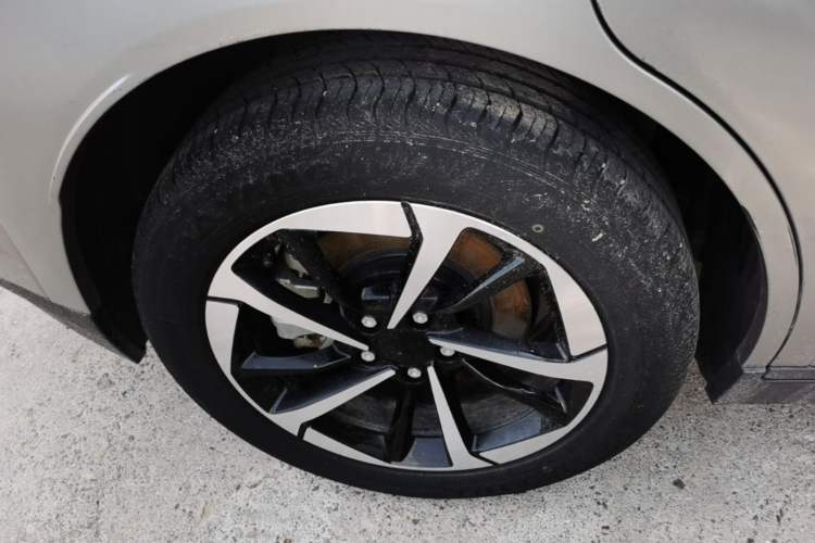 Used AION Y 2025 Plus 510 Smart Edition Right Rear Wheel Hub
