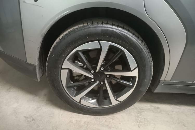 Used AION Y 2025 Plus 510 Smart Edition Right Rear Wheel Hub