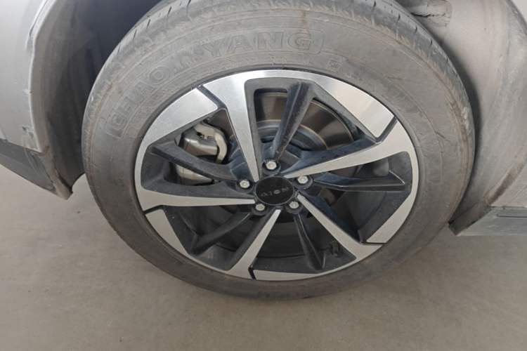 Used AION Y 2025 Plus 510 Smart Edition Right Rear Wheel Hub