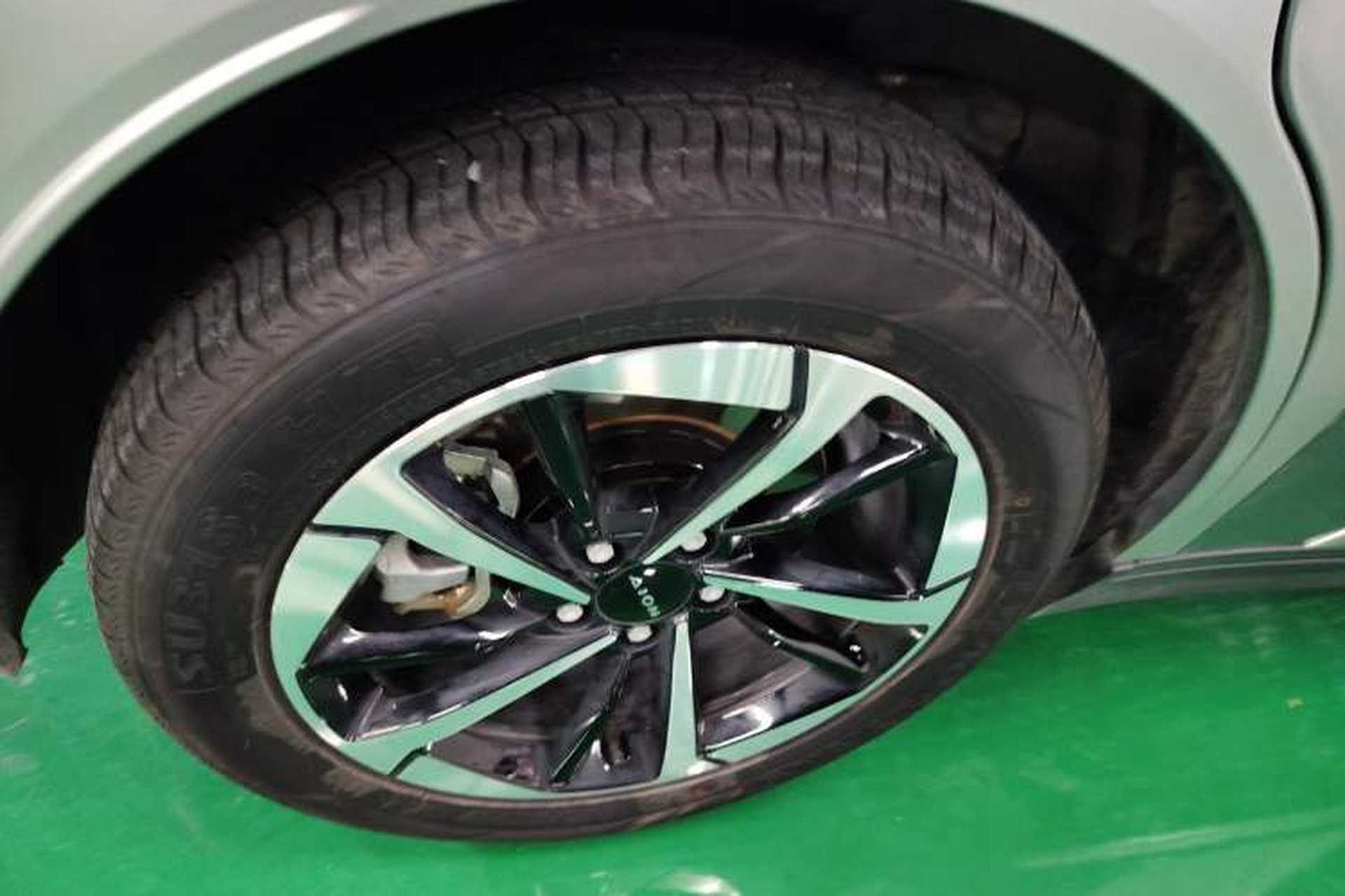 Used AION Y 2025 Plus 510 Zhihao Edition Right Rear Wheel Hub