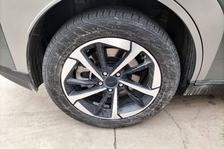 Used AION Y 2025 Plus 510 Smart Edition Right Rear Wheel Hub