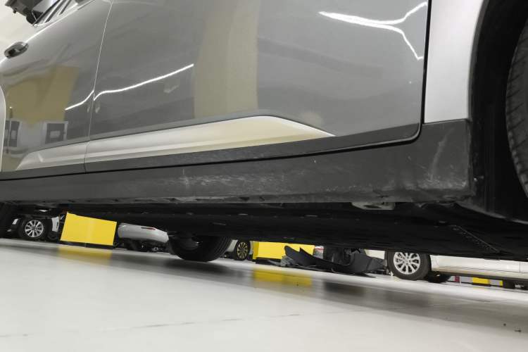 Used AION Y 2025 Plus 510 Smart Edition Right Side Sill
