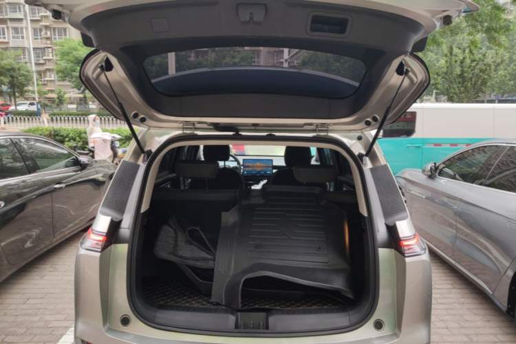 Used AION Y 2025 Plus 430 Smart Edition Trunk