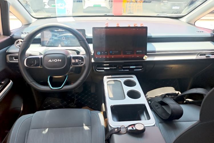 Used AION Y 2025 Plus 510 Smart Edition Center Console
