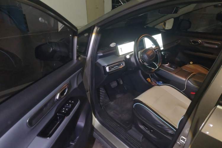 Used AION Y 2025 Plus 510 Smart Edition Driver Seat