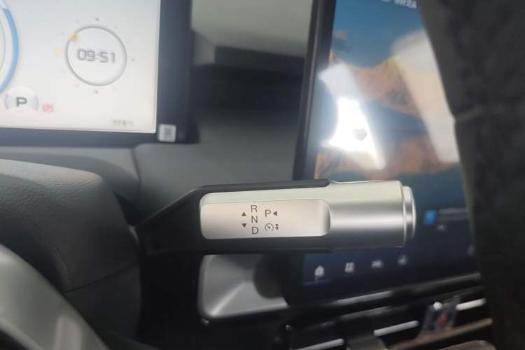 Used AION Y 2025 Plus 510 Smart Edition Gear Lever