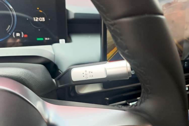 Used AION Y 2025 Plus 510 Smart Edition Gear Lever