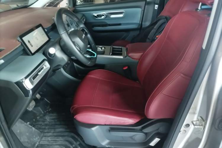 Used AION Y 2025 Plus 510 Enjoy Edition Left Front Seat