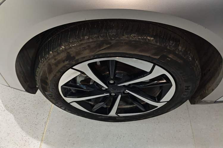 Used AION Y 2025 Plus 510 Zhihao Edition Left Front Wheel Hub