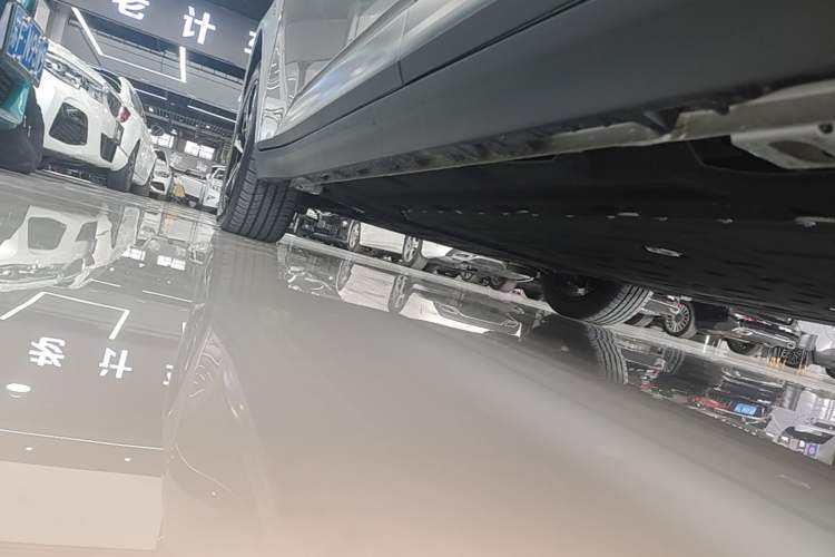 Used AION Y 2025 Plus 510 Smart Edition Left Side Sill