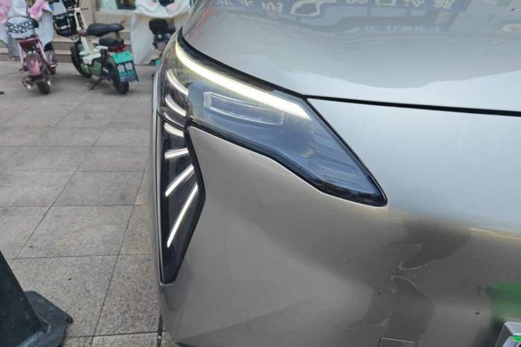 Used AION Y 2025 Plus 510 Zhihao Edition Right Front Headlight