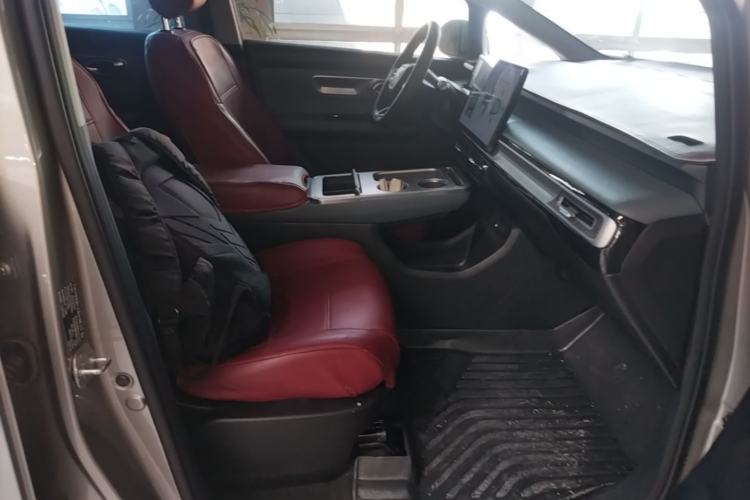 Used AION Y 2025 Plus 510 Enjoy Edition Right Front Seat