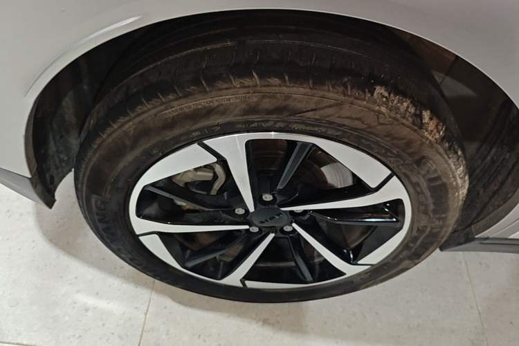 Used AION Y 2025 Plus 510 Zhihao Edition Right Rear Wheel Hub
