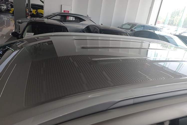 Used AION Y 2025 Plus 510 Smart Edition Roof