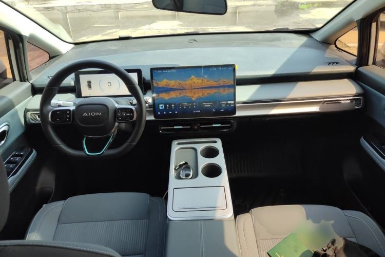 Used AION Y 2025 Plus 510 Smart Edition Center Console