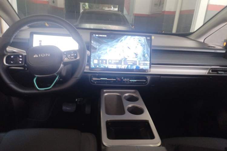 Used AION Y 2025 Plus 510 Smart Edition Center Console