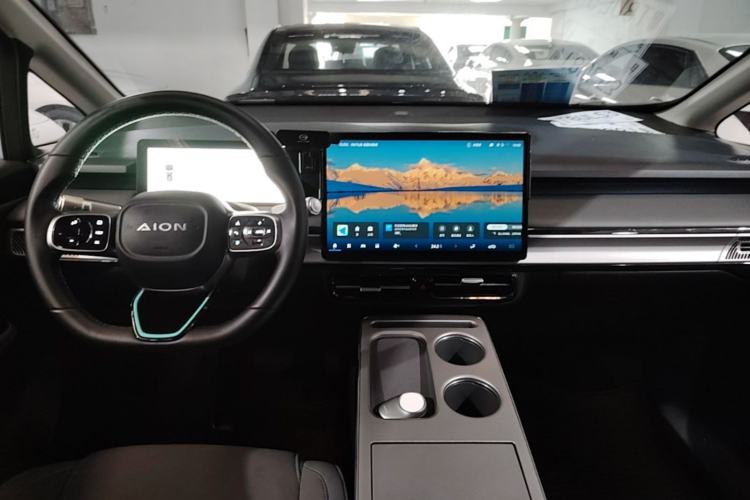 Used AION Y 2025 Plus 510 Smart Edition Center Console