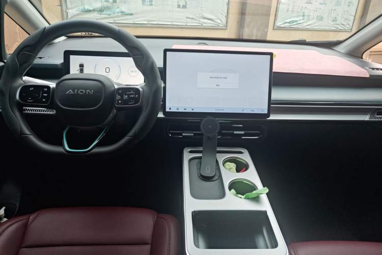 Used AION Y 2025 Plus 510 Smart Edition Center Console