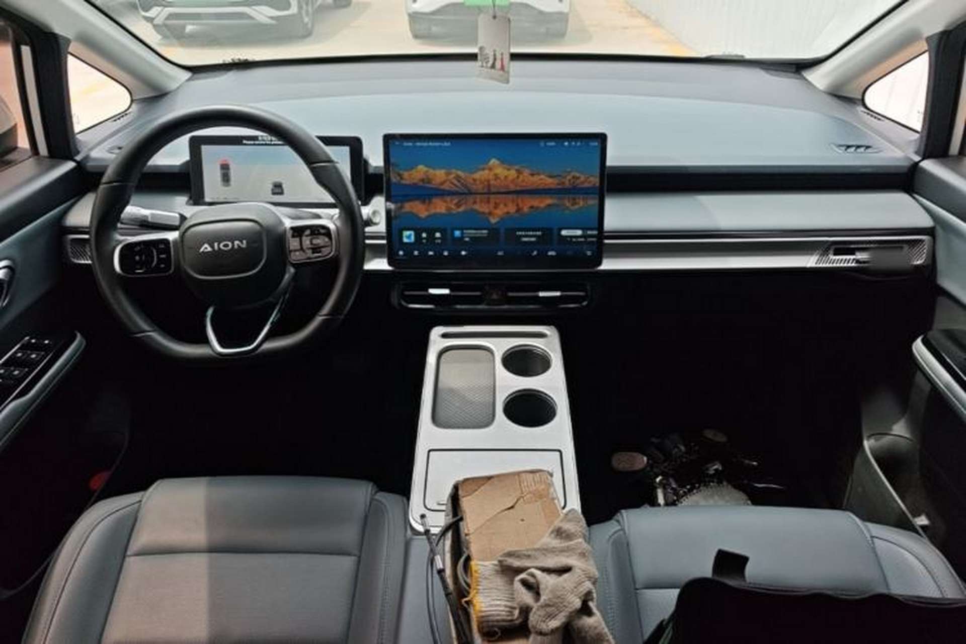 Used AION Y 2025 Plus 510 Smart Edition Center Console