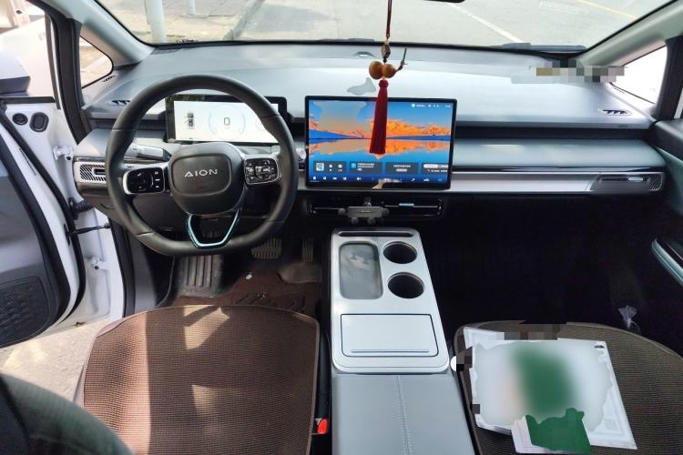 Used AION Y 2025 Plus 510 Smart Edition Center Console