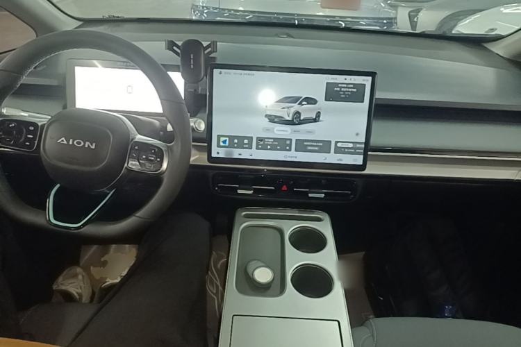 Used AION Y 2025 Plus 510 Smart Edition Center Console