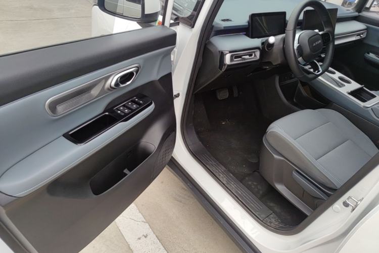 Used AION Y 2025 Plus 510 Enjoy Executive Edition 58.9 kWh Driver Seat