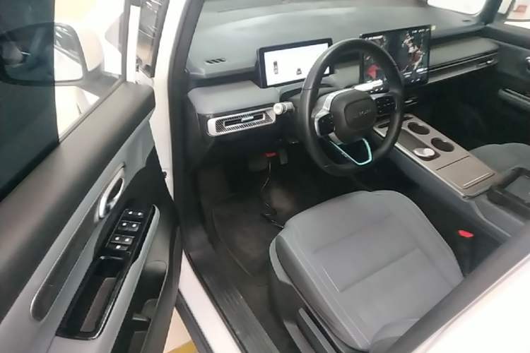 Used AION Y 2025 Plus 510 Smart Edition Driver Seat