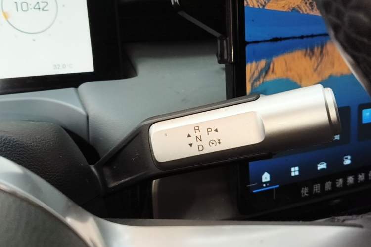 Used AION Y 2025 Plus 510 Smart Edition Gear Lever