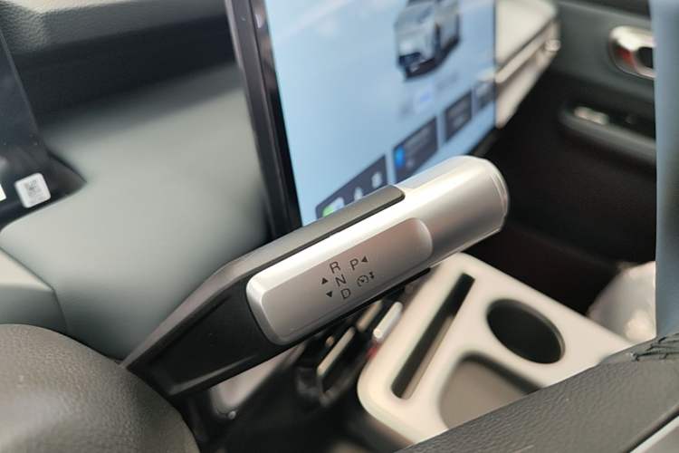 Used AION Y 2025 Plus 510 Smart Edition Gear Lever