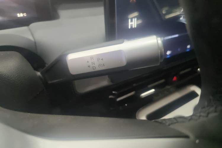 Used AION Y 2025 Plus 510 Zhihao Edition Gear Lever