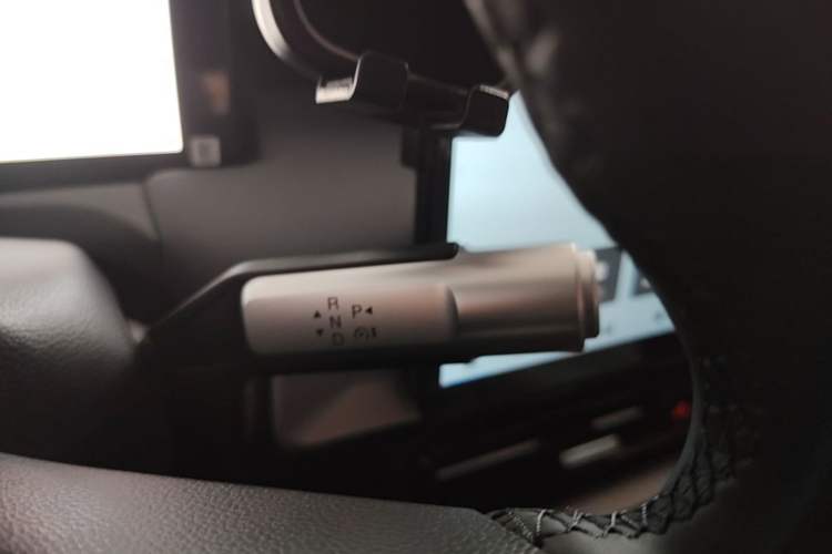 Used AION Y 2025 Plus 510 Smart Edition Gear Lever