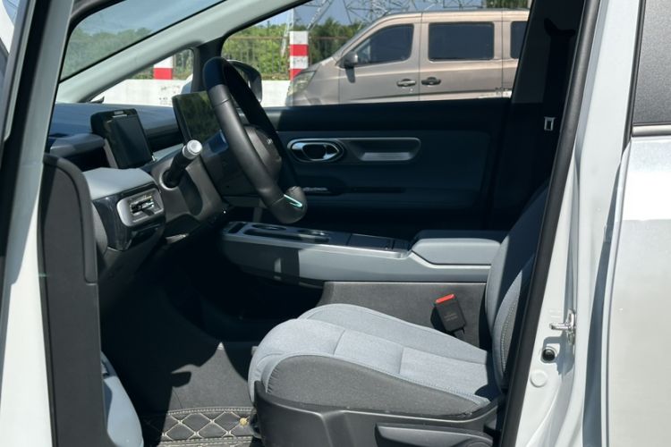 Used AION Y 2025 Plus 510 Smart Edition Interior 3