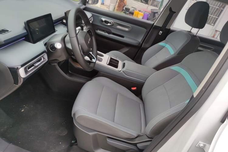 Used AION Y 2025 Plus 510 Enjoy Executive Edition 58.9 kWh Left Front Seat