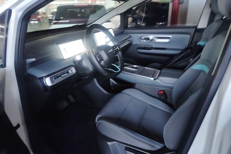 Used AION Y 2025 Plus 510 Enjoy Edition Left Front Seat