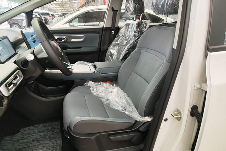 Used AION Y 2025 Plus 510 Smart Edition Left Front Seat