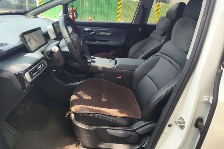 Used AION Y 2025 Plus 510 Smart Edition Left Front Seat