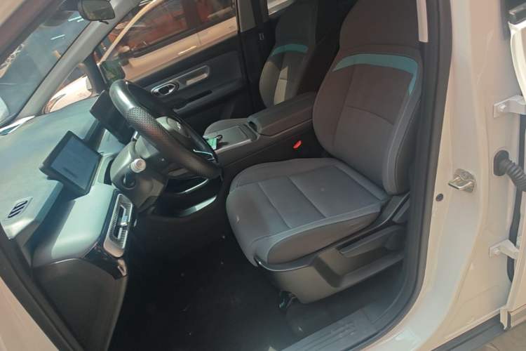Used AION Y 2025 Plus 510 Enjoy Edition Left Front Seat