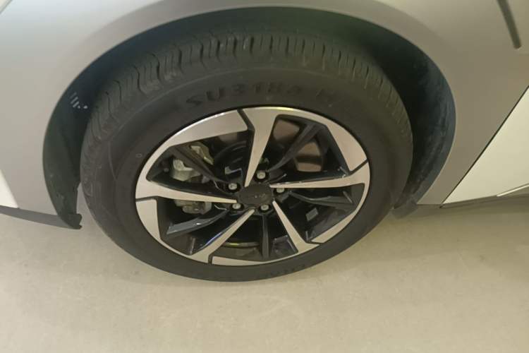 Used AION Y 2025 Plus 510 Zhihao Edition Left Front Wheel Hub