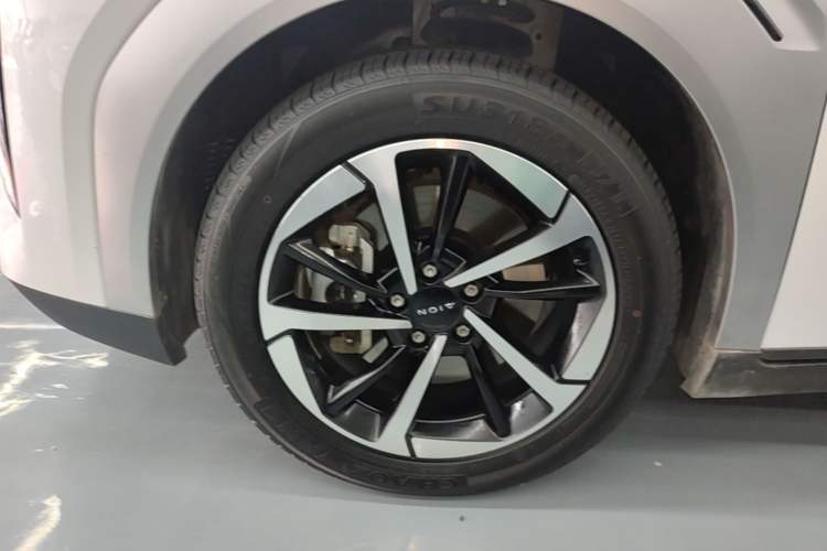 Used AION Y 2025 Plus 510 Zhihao Edition Left Front Wheel Hub