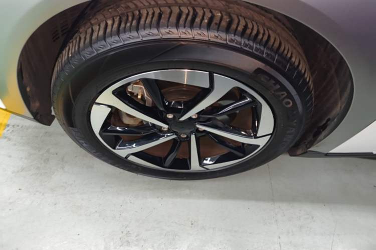 Used AION Y 2025 Plus 510 Enjoy Edition Left Front Wheel Hub