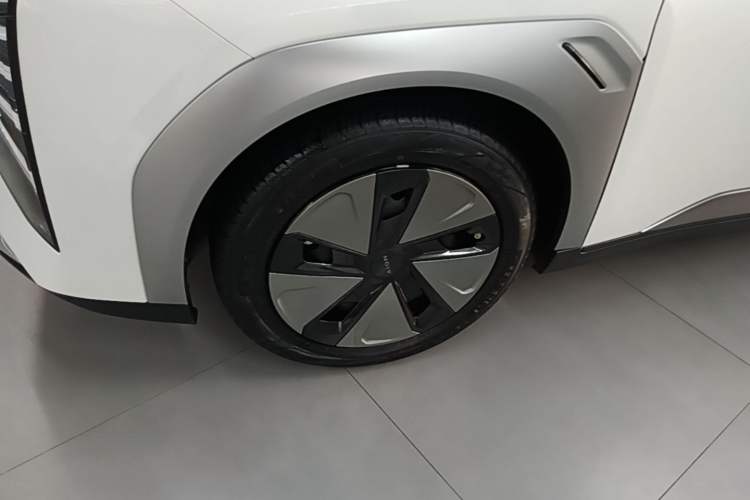 Used AION Y 2025 Plus 430 Smart Edition Left Front Wheel Hub