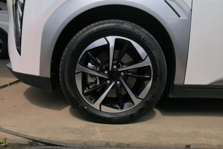 Used AION Y 2025 Plus 510 Enjoy Edition Left Front Wheel Hub