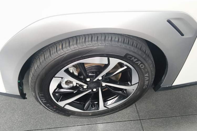 Used AION Y 2025 Plus 510 Zhihao Edition Left Front Wheel Hub