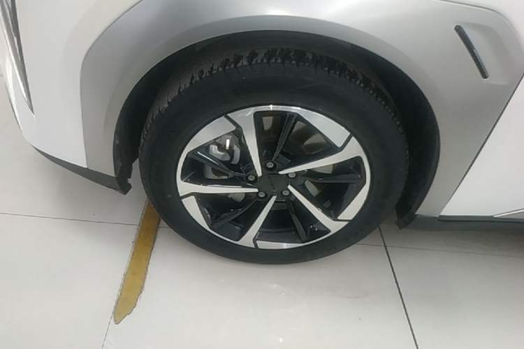 Used AION Y 2025 Plus 510 Smart Edition Left Front Wheel Hub