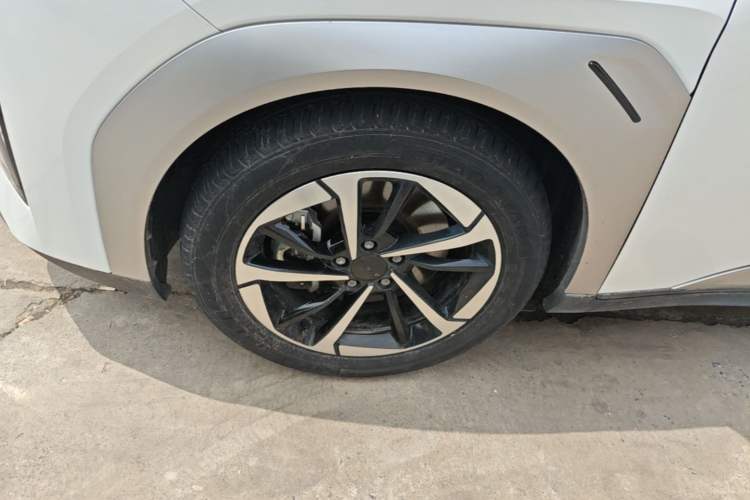 Used AION Y 2025 Plus 510 Enjoy Edition Left Front Wheel Hub