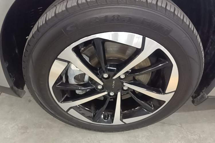 Used AION Y 2025 Plus 510 Smart Edition Left Front Wheel Hub