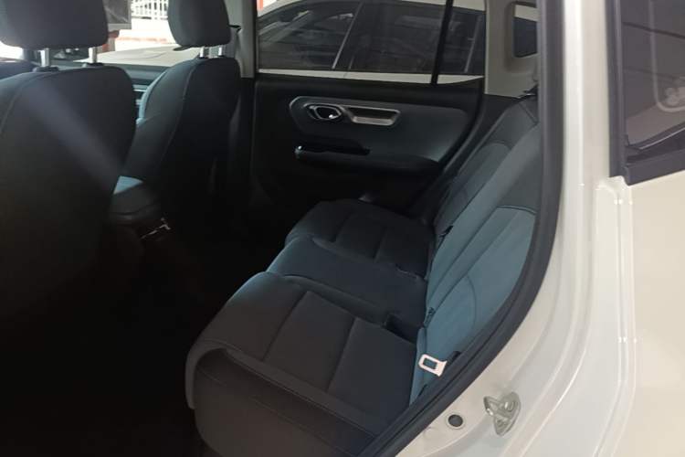 Used AION Y 2025 Plus 510 Smart Edition Left Rear Seat