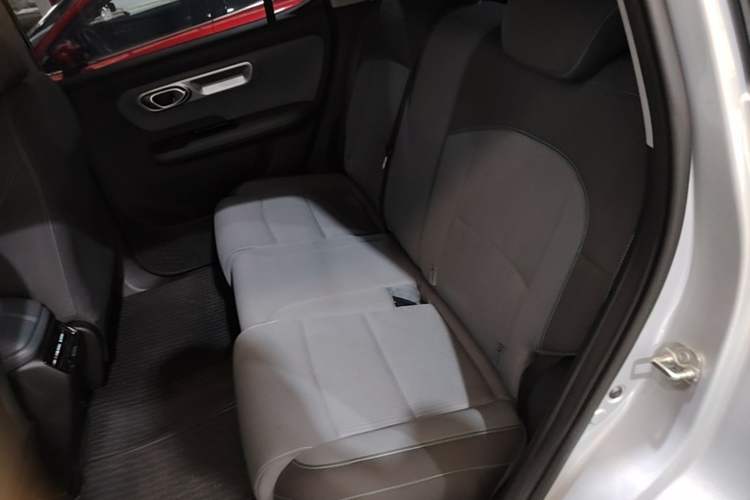 Used AION Y 2025 Plus 510 Smart Edition Left Rear Seat